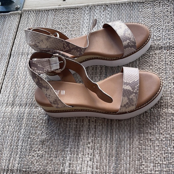 Bar III Shoes - Bar III sandals. Size 8, animal print.